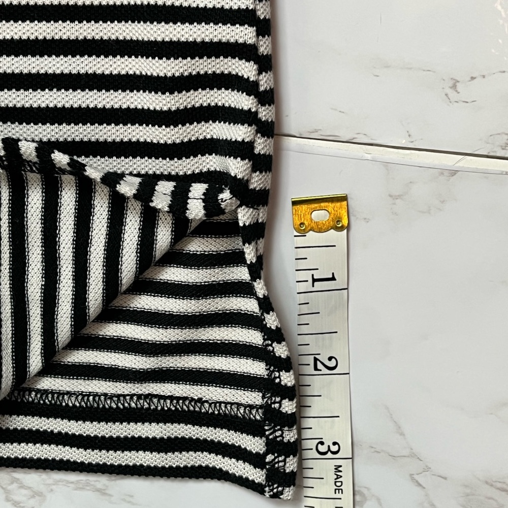 Sport Savvy long sleeved striped pullover top in black and white, size M - Picture 7 of 10